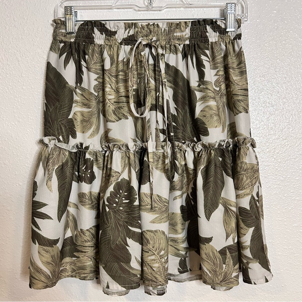 Tropical Leaf Print Skirt Size Small